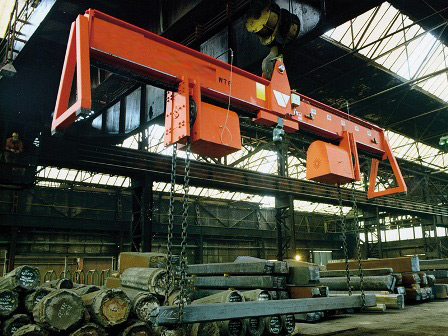 Car chassis flipping crane