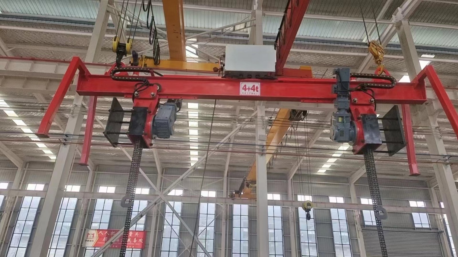 Overhead crane with turning device