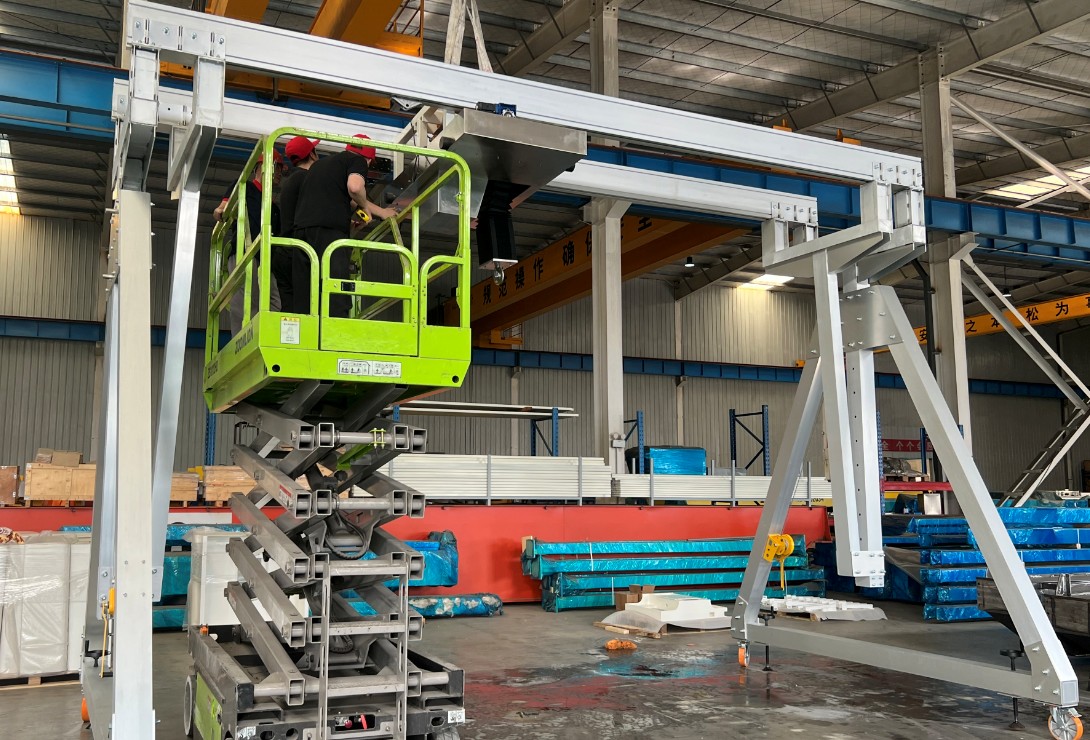 2 ton aluminum mobile gantry crane